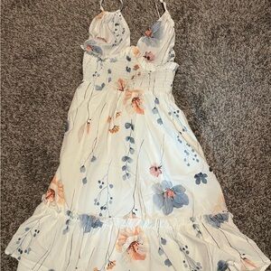 Cute halter dress never worn.